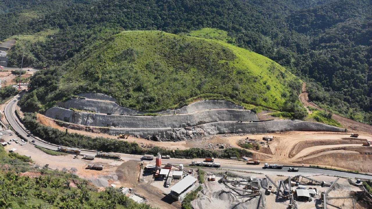 Atenção aos dias de desmontes de rochas na Serra das Araras nesta semana