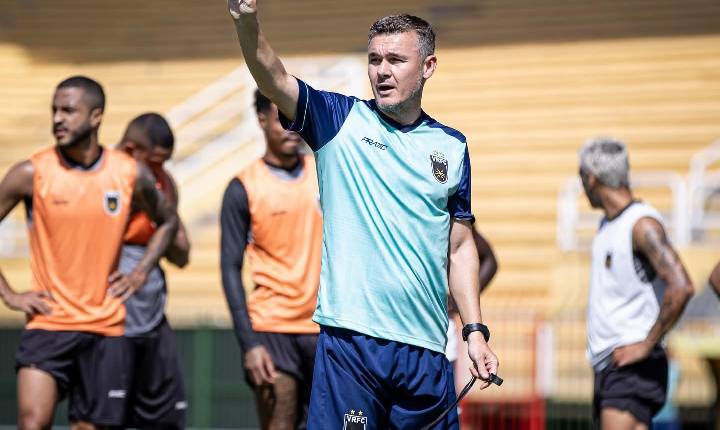 Caiu: Após início ruim na Série C, Voltaço demite técnico Wiliam de Mattia