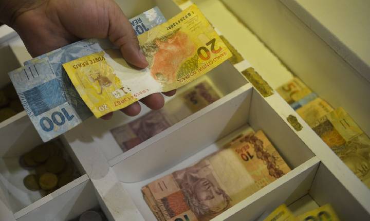 Caixa paga Bolsa Família a beneficiários com NIS de final 8