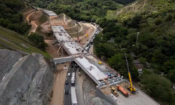 Desmontes de rochas na Serra das Araras continua nos dias, 11, 12, 13, 14 e 16 de maio