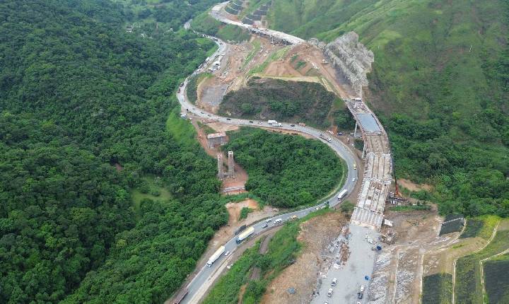 Desmontes de rochas na Serra das Araras continua nos dias, 27, 28, 29 e 30 de abril