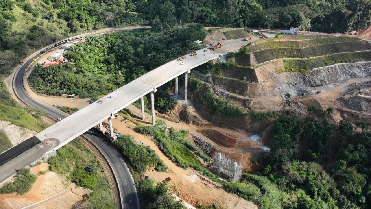 Desmontes de rochas na Serra das Araras continuam nos dias 25, 26, 27, 28 e 30 de maio