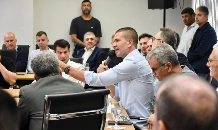 Douglas Ruas reúne 53 prefeitos do Estado do Rio e fala da importância do investimento no Interior