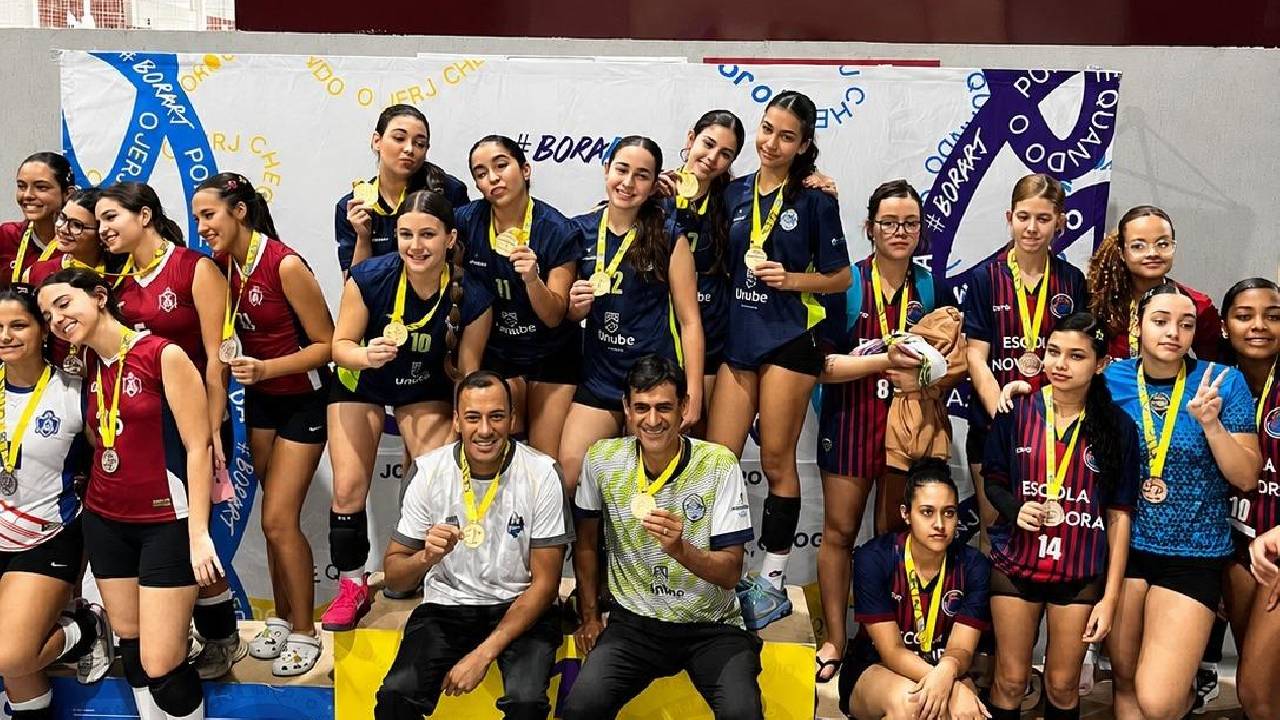 Equipes de Vôlei e Handebol de Pinheiral brilham em competições regionais