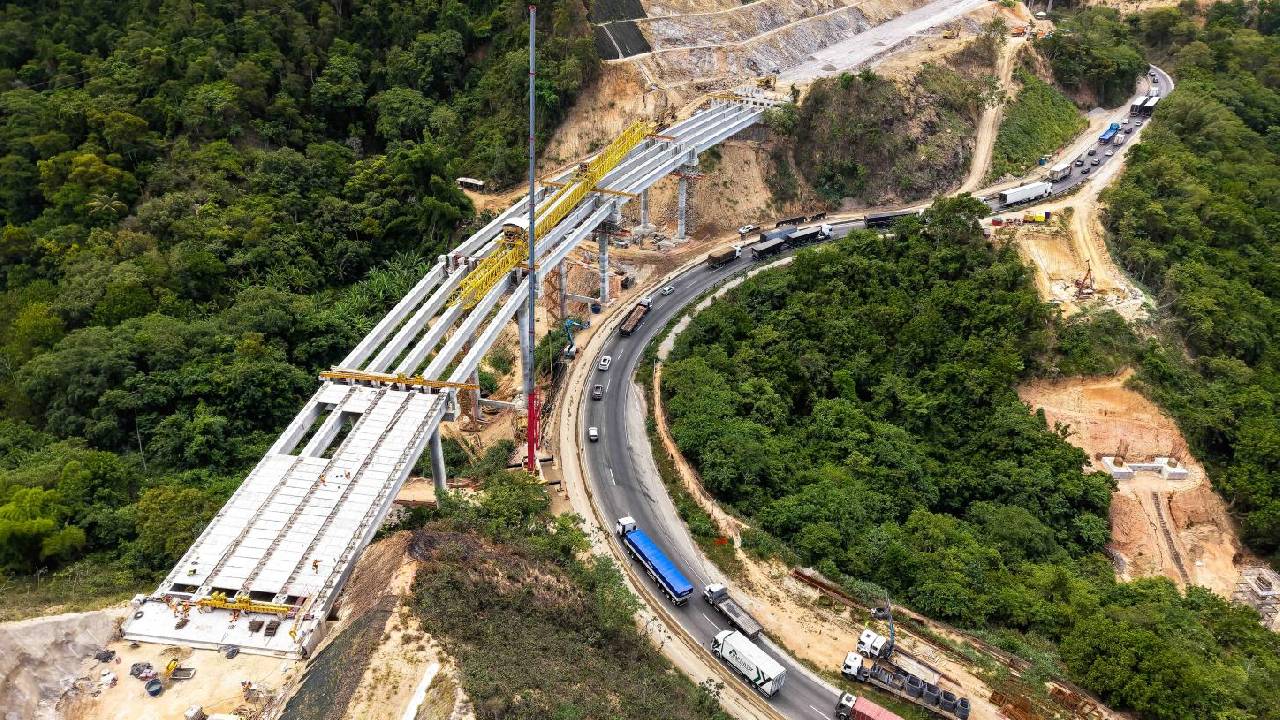 Fique atento a programação semanal de detonação de rochas na Serra das Araras