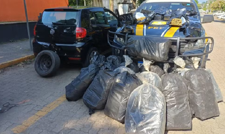 Homem é preso com 100 kg de maconha após perseguição na Dutra, em Resende