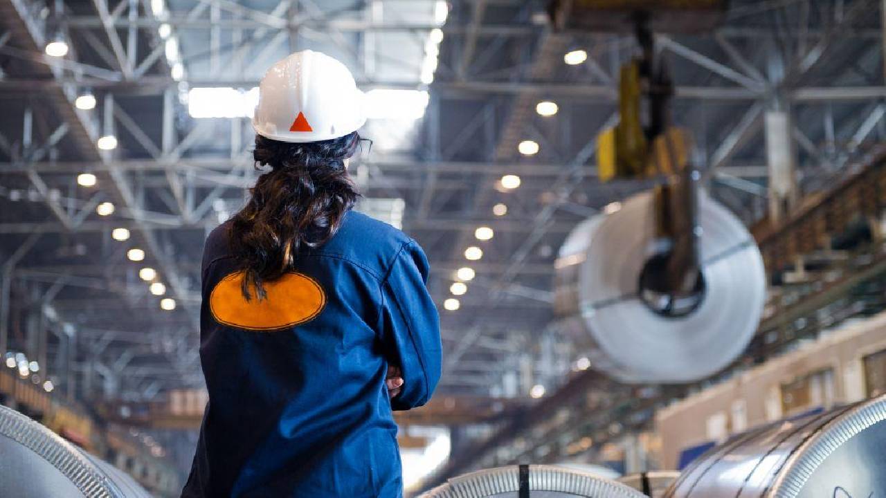 Indústria do aço Cinbal com vaga aberta para Encarregado de Estoque em Volta Redonda