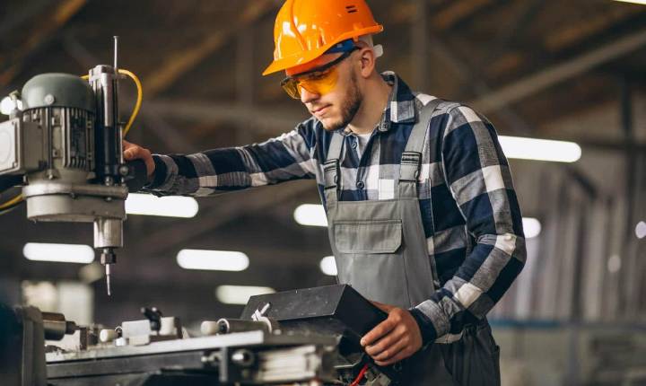 Indústria do aço oferece oportunidades de trabalho em Valença