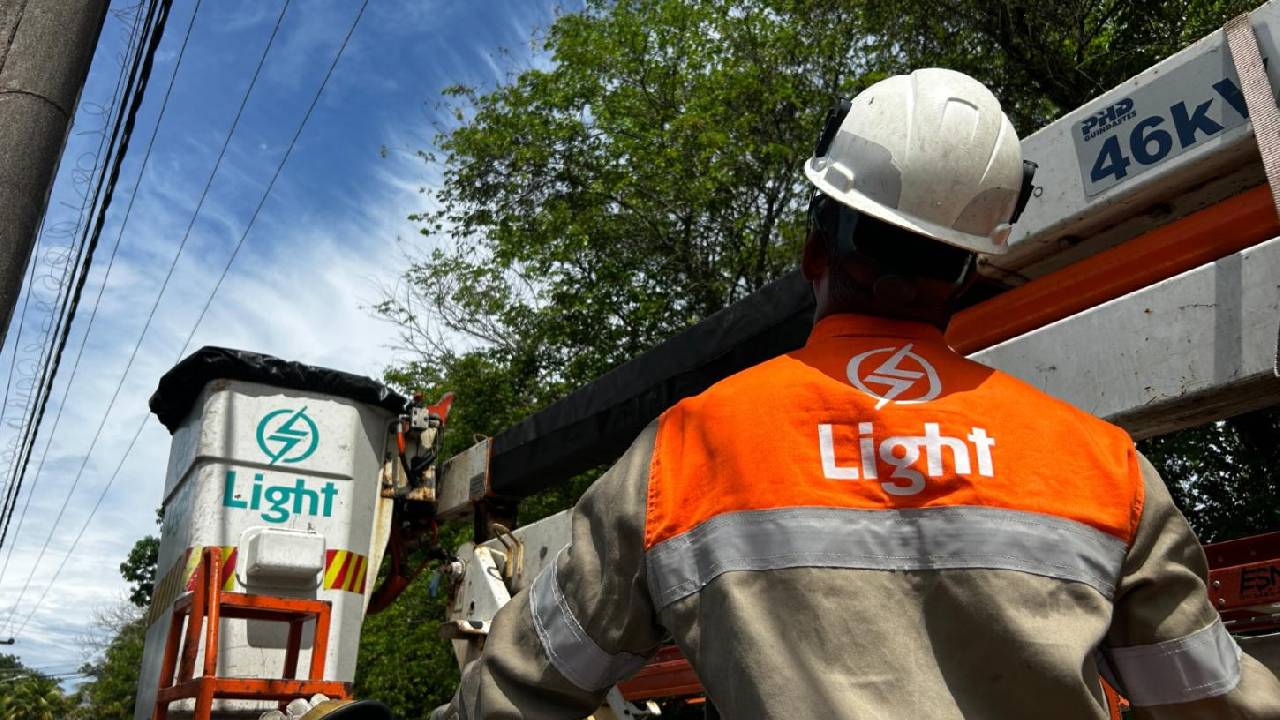 Light com você: Irritando por mais 30 anos o usuário no Estado do Rio de Janeiro