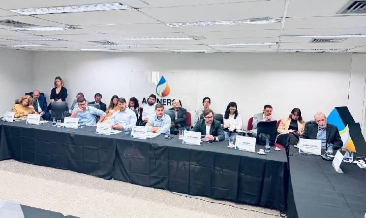 Luciano Muniz volta à Agenersa para reforçar cobranças no abastecimento de água em Pinheiral