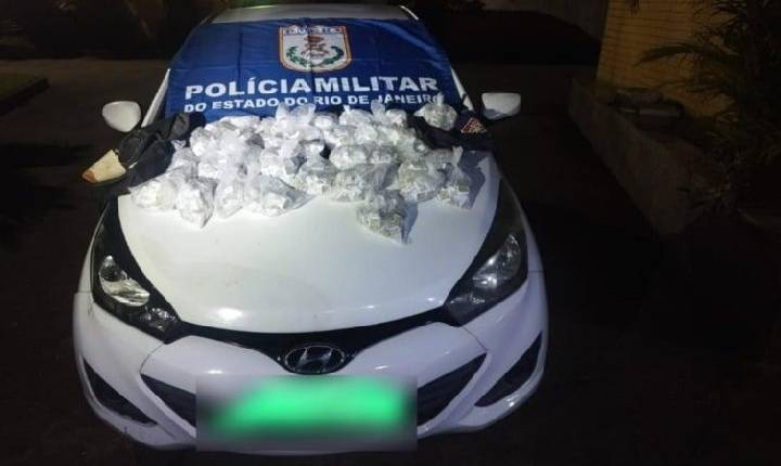PM apreende mais de 2 mil pinos de cocaína em Paulo de Frontin