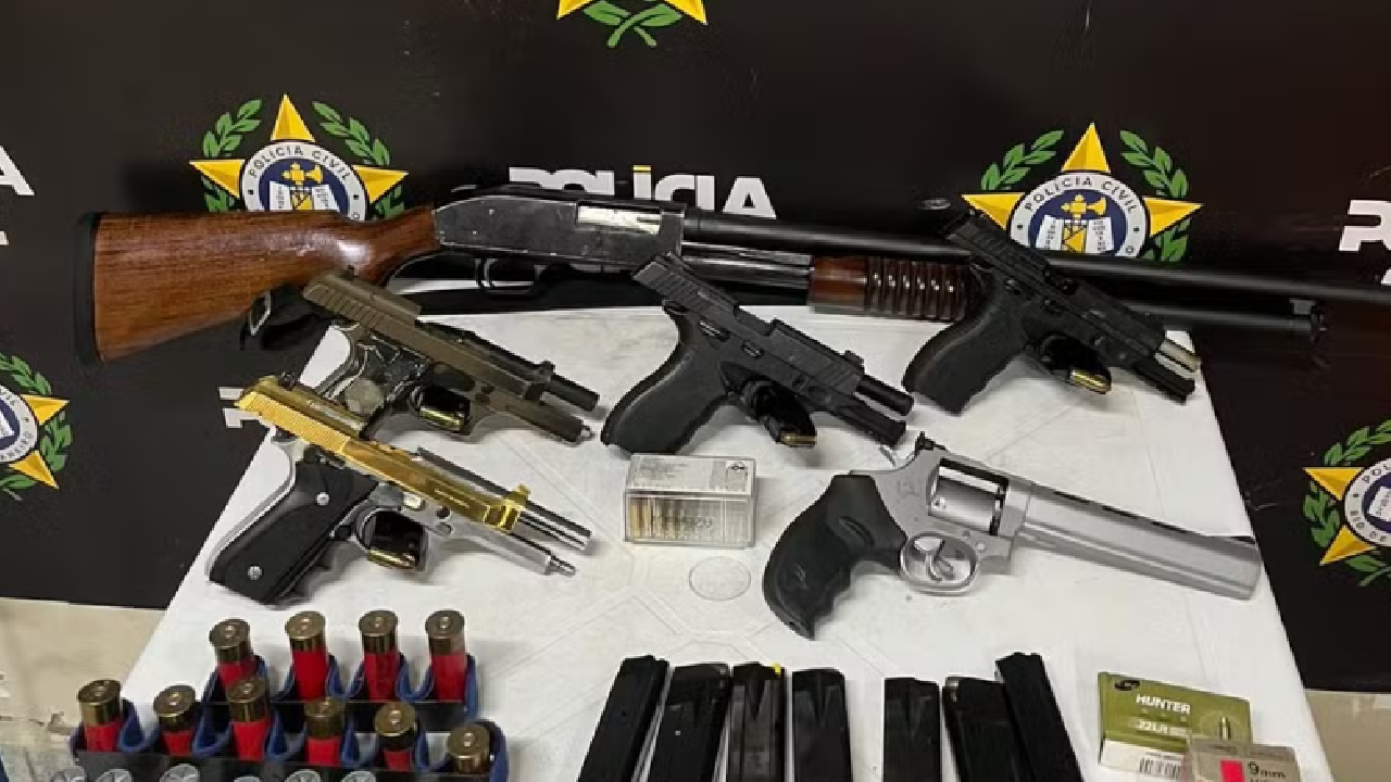 Polícia Civíl apreende armas e mais de 400 munições em Barra Mansa