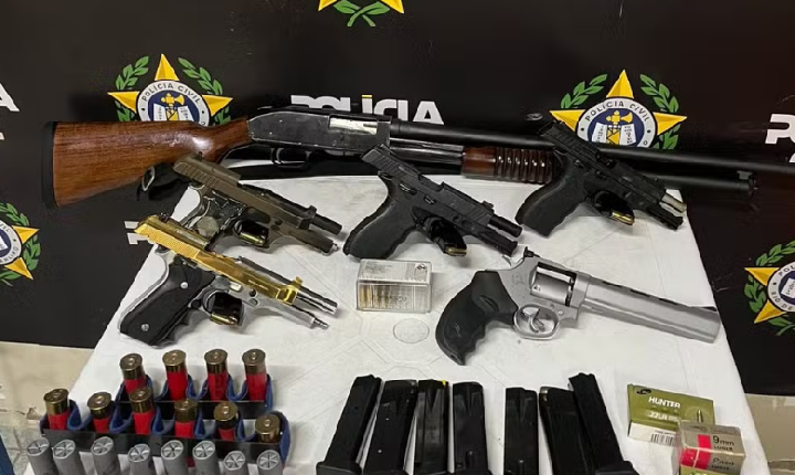 Polícia Civíl apreende armas e mais de 400 munições em Barra Mansa