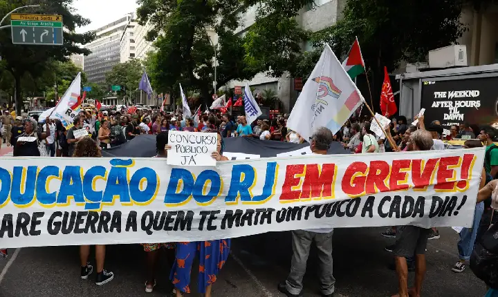 Professores estaduais e municipais do Rio fazem paralisação de 24h