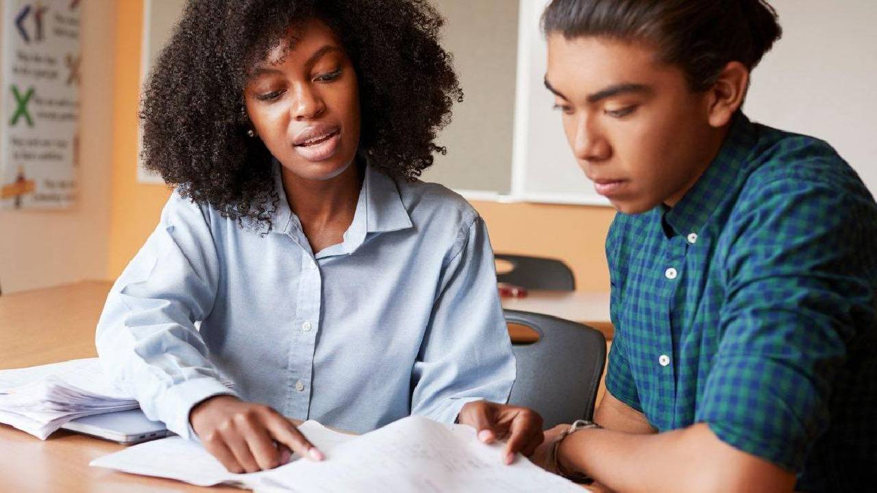 Quatis abre inscrições para seleção de tutores presenciais do CEDERJ