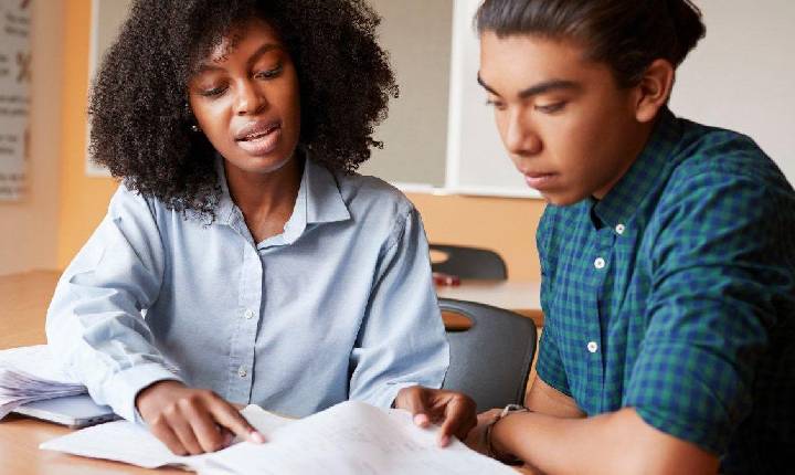 Quatis abre inscrições para seleção de tutores presenciais do CEDERJ