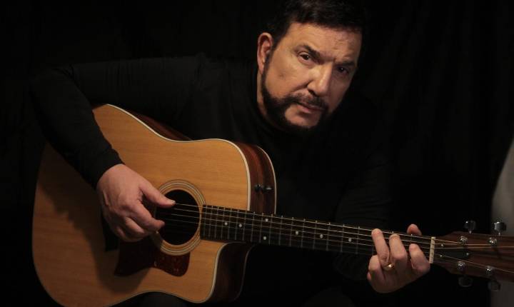 Teatro Sonora apresenta cantor e compositor Michael Sullivan em Conservatória nesta sexta (17)
