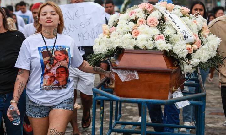 Últimos corpos de pessoas assassinadas em operação no Rio deixam o IML