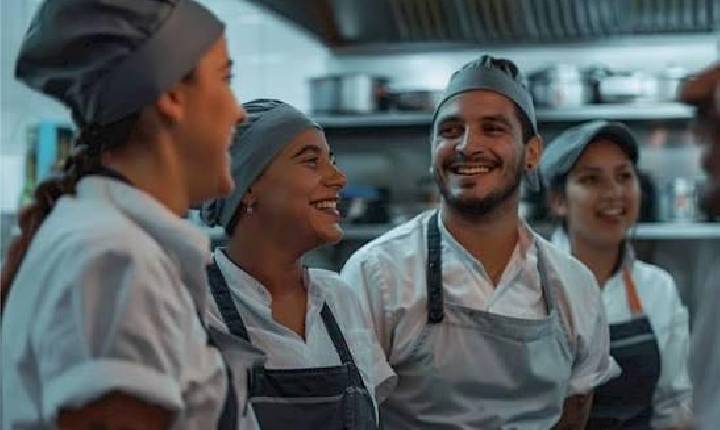 Volta Redonda abre inscrições para qualificação profissional no setor de restaurantes