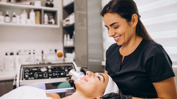 Senac Resende promove encontro em comemoração ao Dia do Profissional de Beleza
