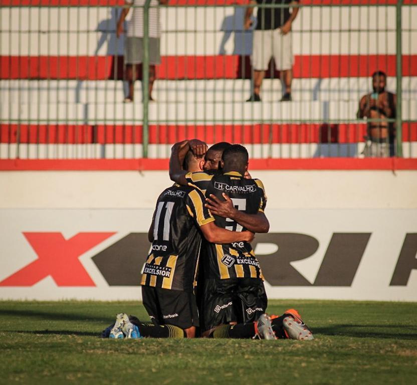 Voltaço vence o Bangu e assume vice-liderança do grupo B