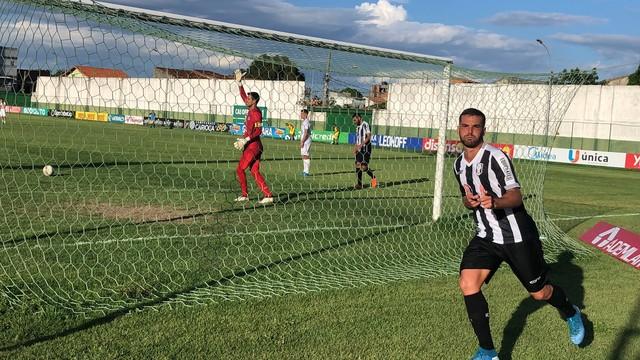 De virada, Resende conquista sua primeira vitória no Carioca