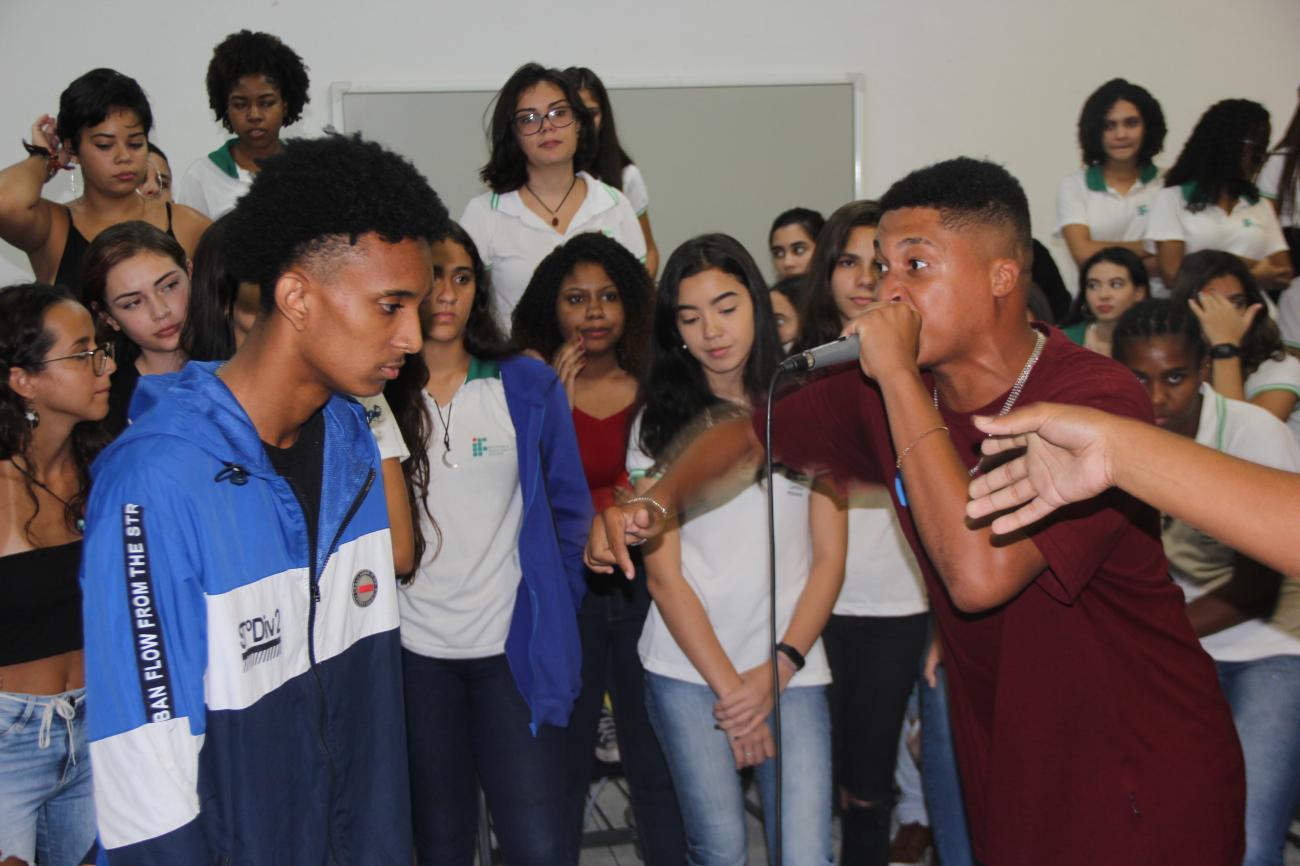 Escolas de Pinheiral realiza Duelo de Mc's