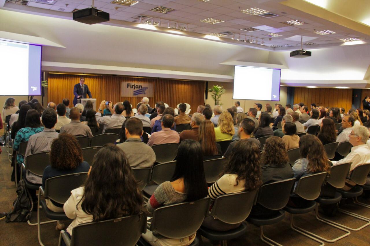 Inea dialoga com as indústrias fluminenses sobre obrigações ambientais na Firjan
