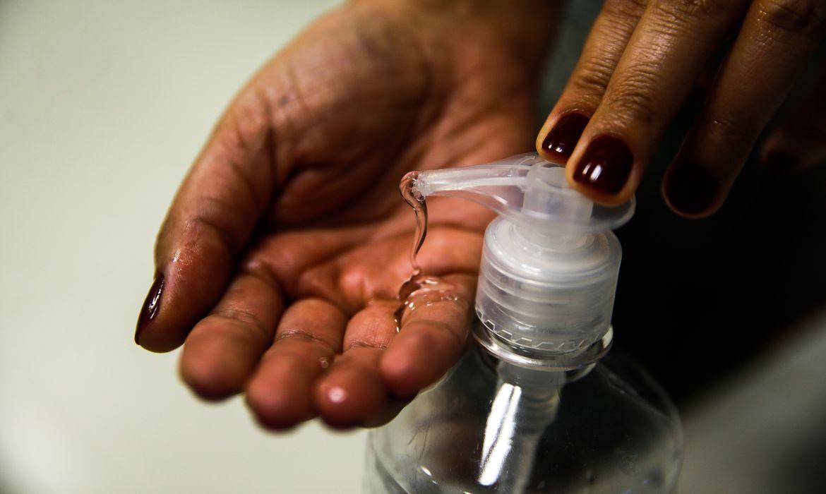 Piraí: Ambev vai doar 500 mil garrafas de álcool em gel a hospitais públicos