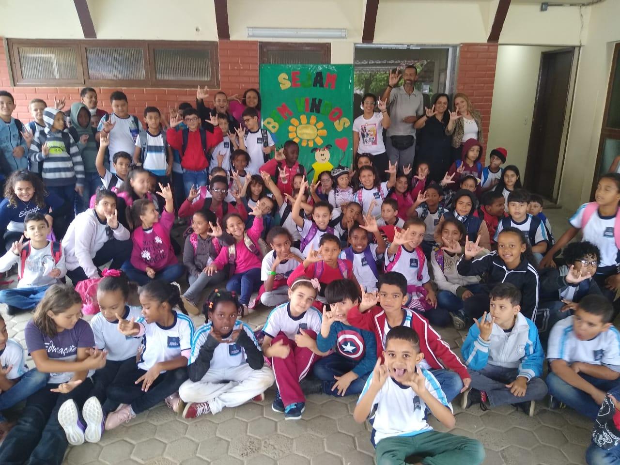 Coral de Libras eleva a sensibilidade e busca inclusão em Miguel Pereira