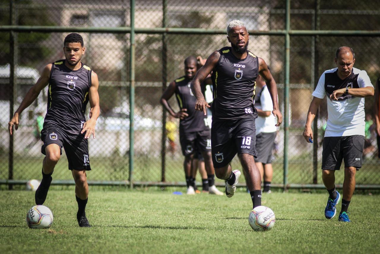 Voltaço adia retorno e suspende treinos por tempo indeterminado