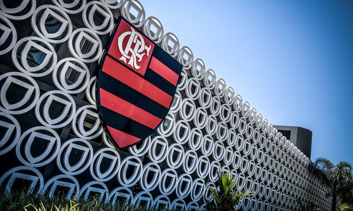 Flamengo informa que tem 38 casos positivos de coronavírus, inclusive três jogadores