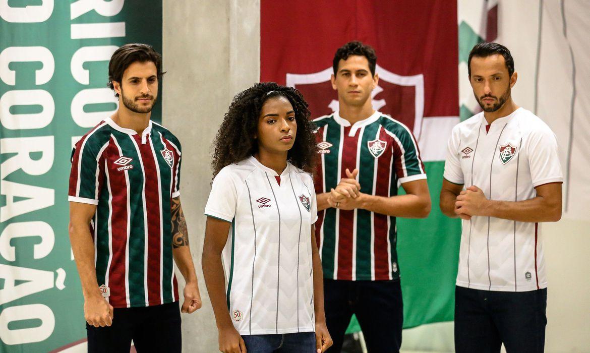 Fluminense lança novos uniformes em live movimentada