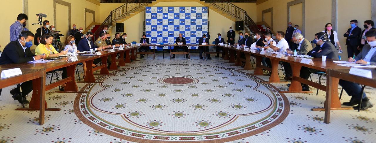 Governador se reúne com secretariado para discutir reabertura da economia