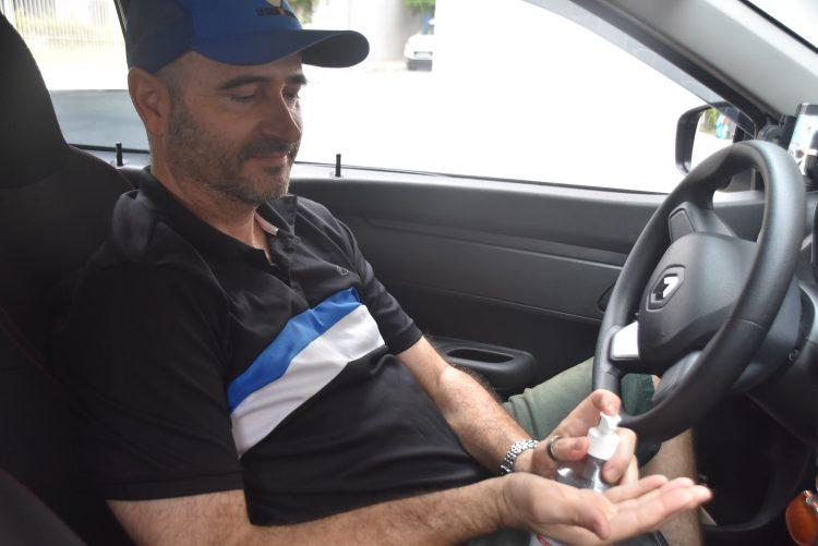 Saiba os perigos do uso de álcool gel no interior dos veículos