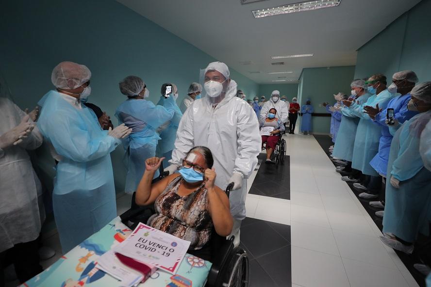 Boas notícias: Brasil se torna país com mais recuperados no mundo, diz universidade