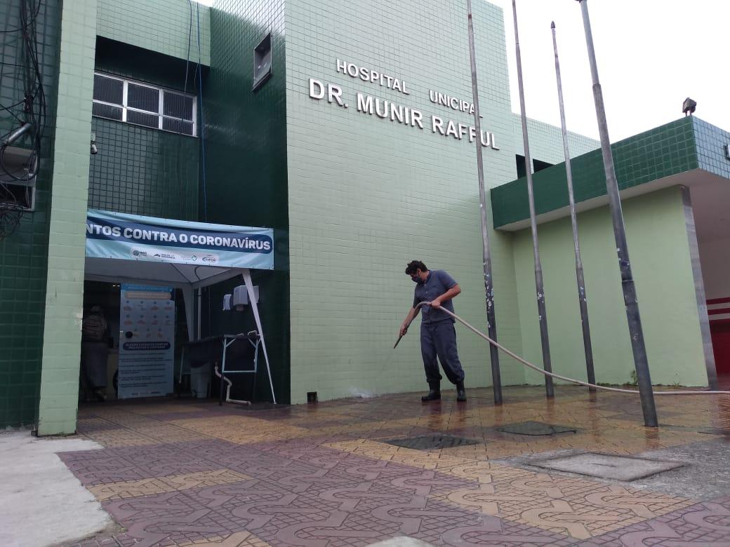 Hospital do Retiro e Cais Conforto passam por sanitização contra coronavírus em Volta Redonda