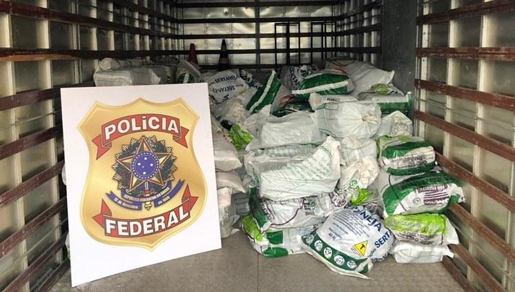 PF realiza incineração de mais de cinco toneladas de drogas em Volta Redonda