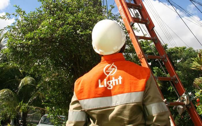 Sancionada lei que proíbe corte de serviços públicos no fim de semana