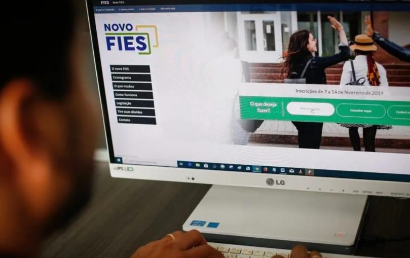 Suspensão de pagamento do Fies até o fim do ano é aprovado na Câmara