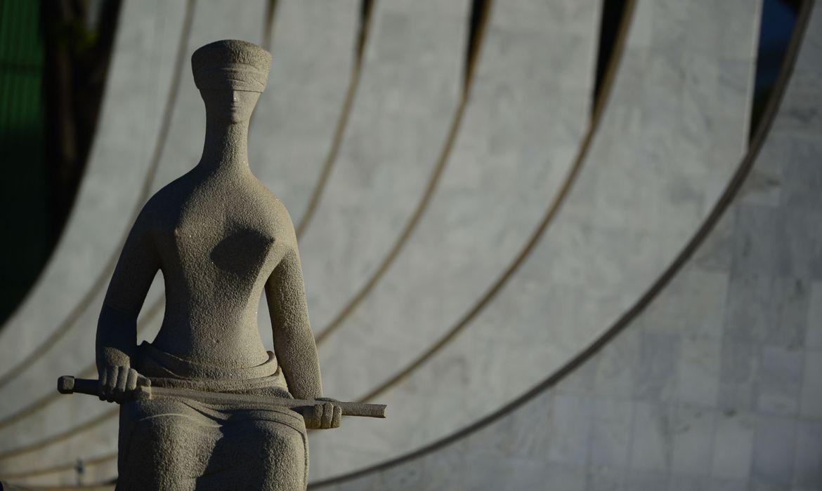 Justiça STF recebe novas ações contra descontos na mensalidade escolar