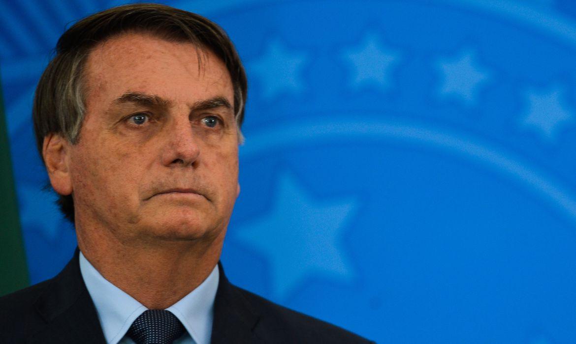 Presidente Jair Bolsonaro testa positivo para covid-19