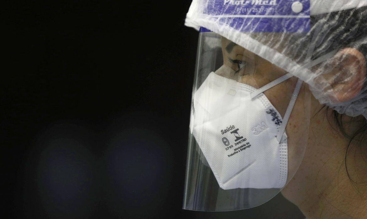 Estado do Rio chega a 174 mil casos e quase 14 mil mortes por covid-19