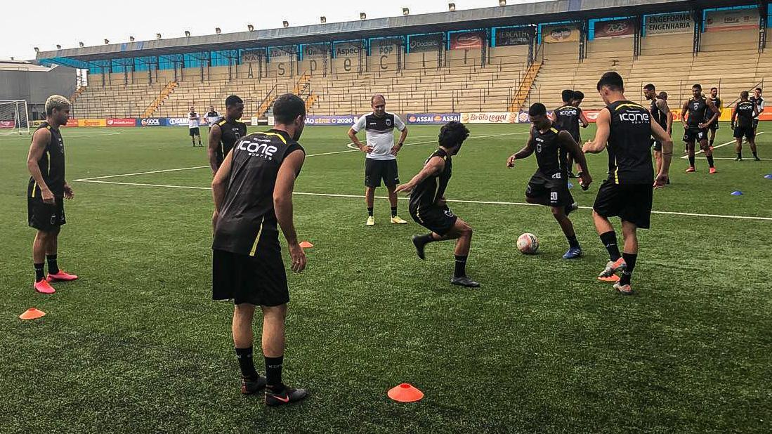 Fora de casa, Voltaço enfrenta São José-RS defendendo liderança da Série C