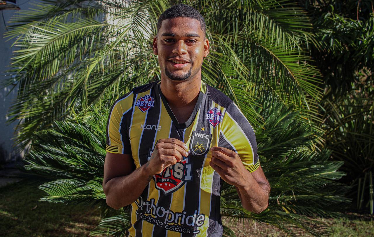 Voltaço confirma a contratação do atacante Daniel Ribeiro