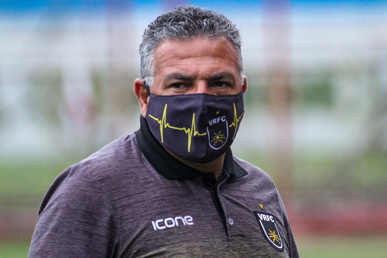 Após 8 jogos sem vencer na Série C, Luizinho Vieira deixa comando do Volta Redonda