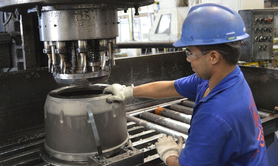 Indústria fluminense recupera 42,3% dos empregos perdidos com pandemia