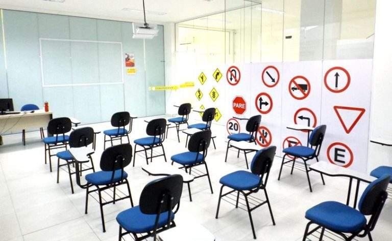 Detran autoriza ensino a distância para primeira habilitação durante a pandemia
