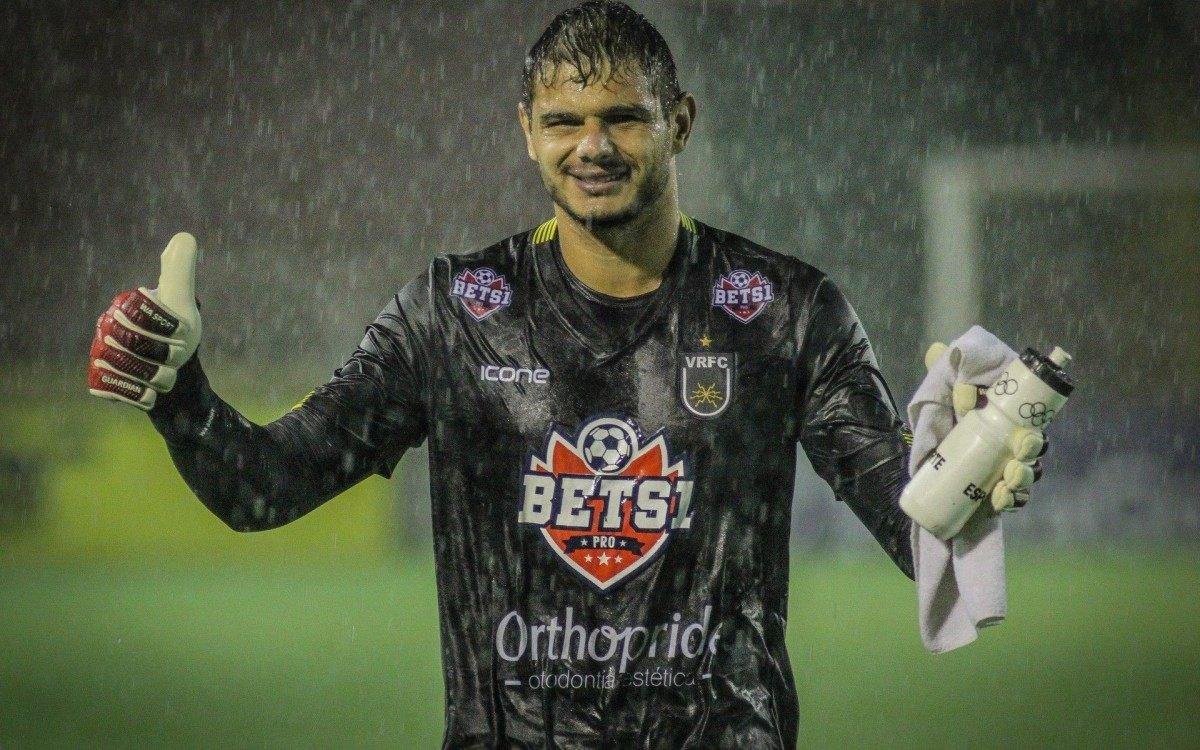 Voltaço define a saída do goleiro Douglas Borges