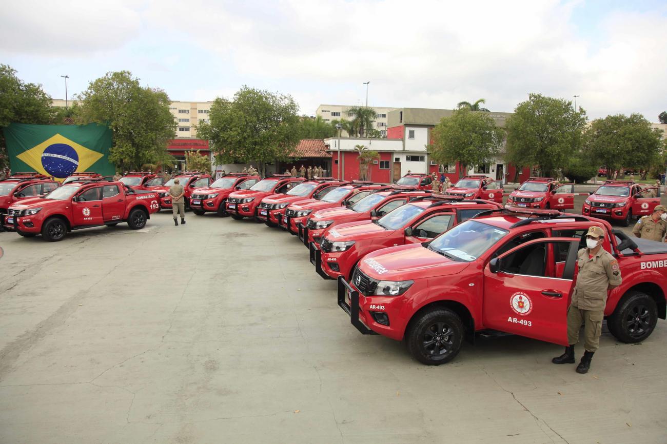 Governador Cláudio Castro entrega 80 novas viaturas para o Corpo de Bombeiros